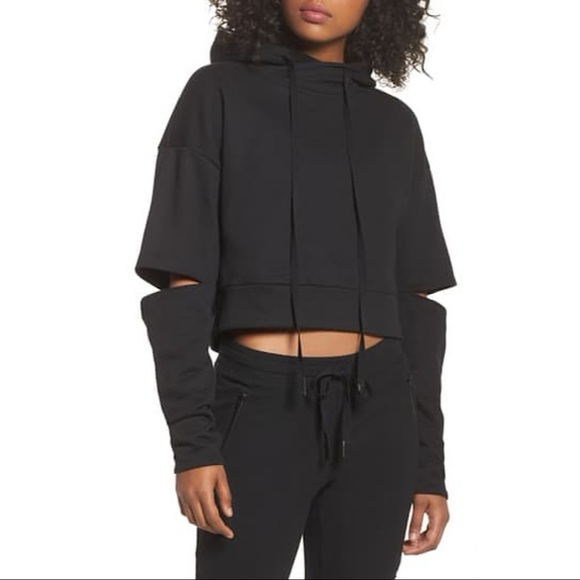 Alo Peak Cutout Sleeve Pullover Crop Hoodie Black - Picture 10 of 10